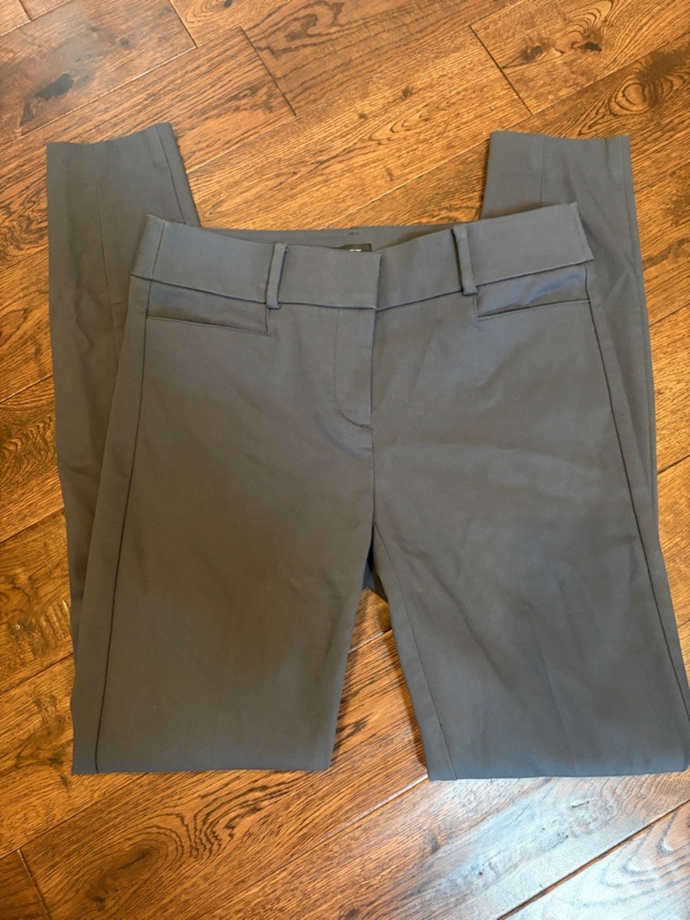 LOFT Women's Skinny Pants in Charcoal Gray size 4 TALL